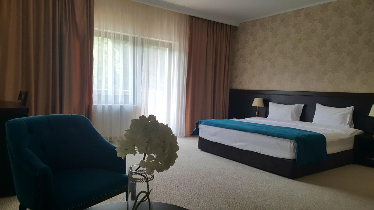 Flori De Mar 호텔 Poiana Mărului 외부 사진